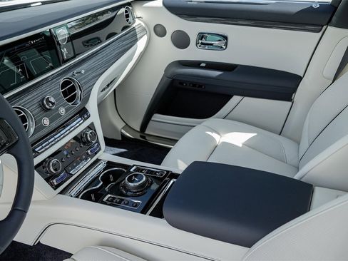 New 2025 Rolls-Royce Ghost image 20