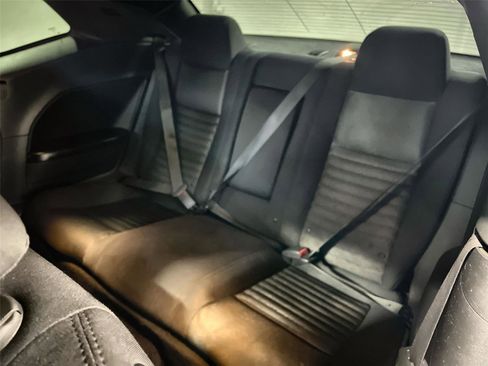 Used 2014 Dodge Challenger SXT w/ Sport Appearance Package image 19