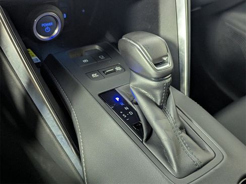 Used 2021 Toyota Venza LE image 20