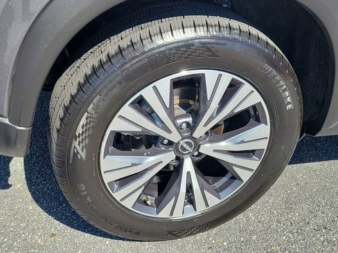 Used 2023 Nissan Rogue SV FWD image 28