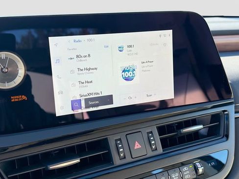 New 2025 Lexus ES 350 w/ Premium Package image 32