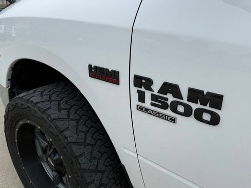 Used 2019 RAM 1500 Classic SLT AWD/4WD image 11