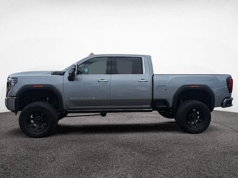 Used 2024 GMC Sierra 2500 Denali Ultimate AWD/4WD image 2