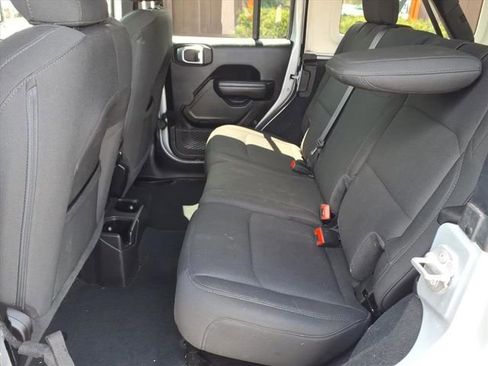 Used 2022 Jeep Wrangler Unlimited Sport AWD/4WD image 19