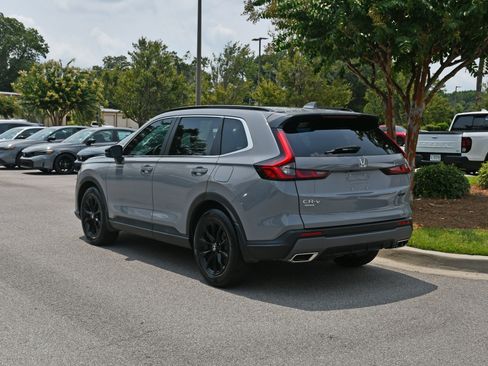 Used 2024 Honda CR-V Sport image 3