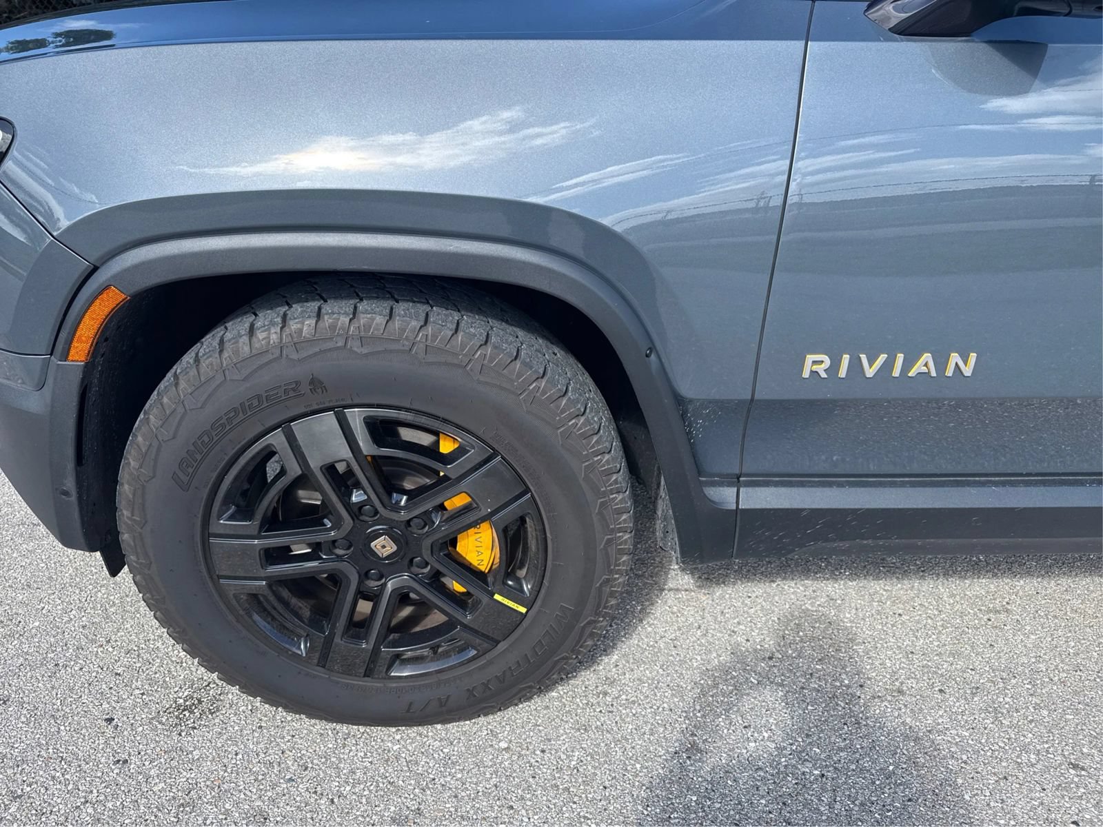 Used 2023 Rivian R1S Adventure Quad AWD/4WD image 20