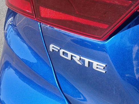 Used 2022 Kia Forte LXS w/ LXS Technology Package image 24