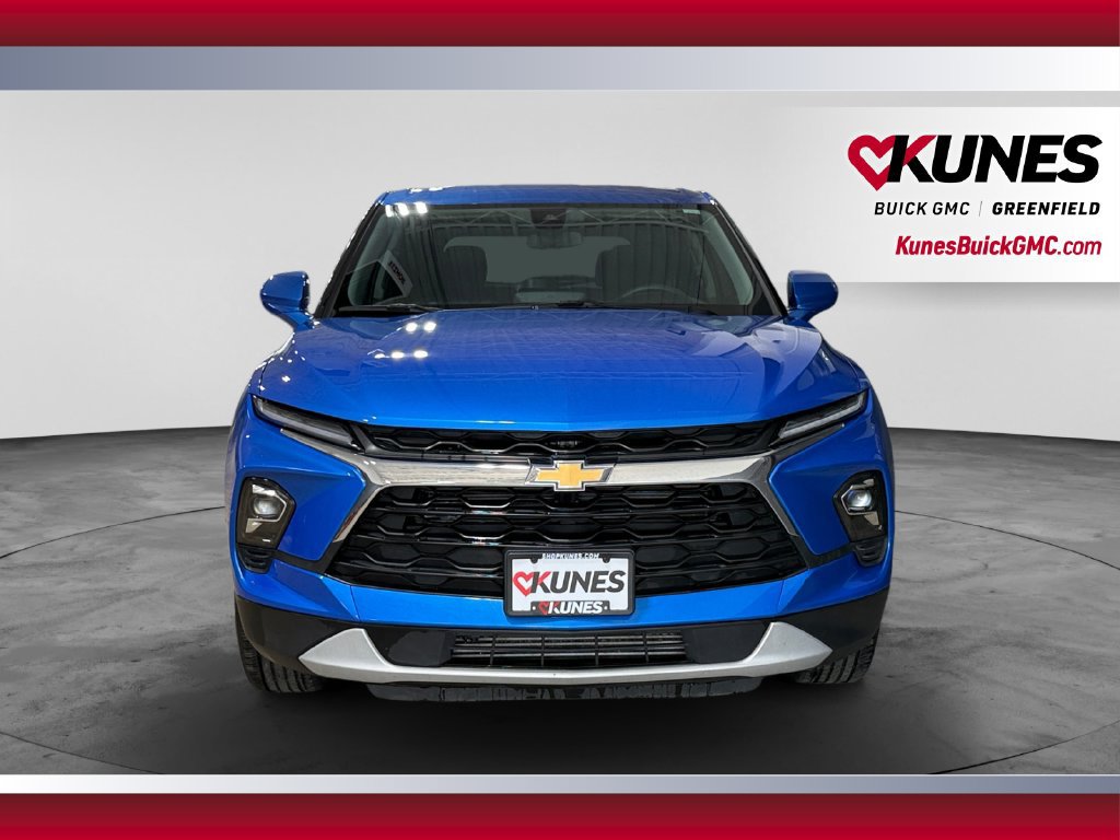 Used 2025 Chevrolet Blazer LT FWD image 4