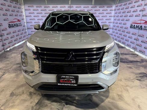 Used 2025 Mitsubishi Outlander Trail Edition image 4