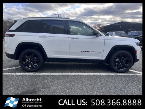 New 2025 Jeep Grand Cherokee Altitude image 6