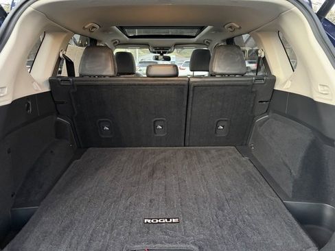 Used 2021 Nissan Rogue SV w/ Premium Package image 32