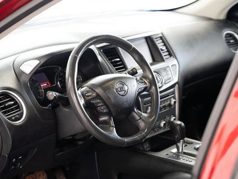 Used 2018 Nissan Pathfinder SL image 14