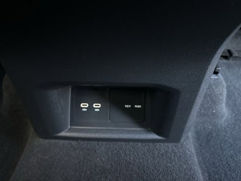 Used 2022 Volkswagen Atlas Cross Sport SE image 40