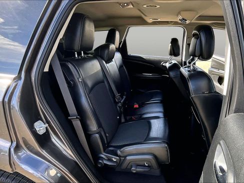 Used 2020 Dodge Journey Crossroad FWD image 19