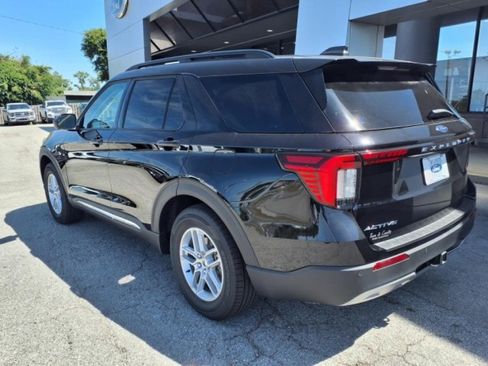 New 2025 Ford Explorer Active w/ Active Comfort Package RWD image 3