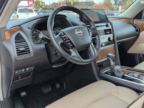 Used 2024 Nissan Armada SL w/ Captain's Chairs Package image 9