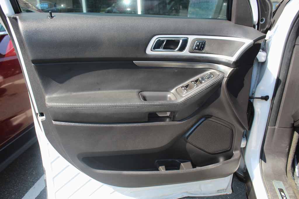 Used 2014 Ford Explorer Sport w/ Equipment Group 401A AWD/4WD image 12