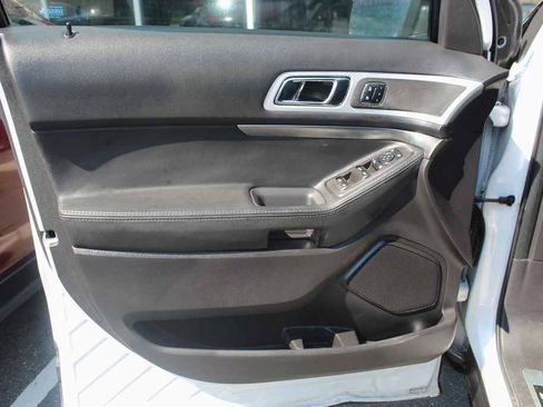 Used 2014 Ford Explorer Sport w/ Equipment Group 401A AWD/4WD image 12