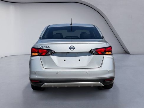 Used 2020 Nissan Versa S FWD image 4