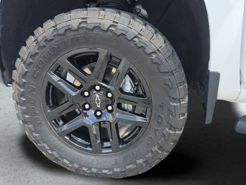 Used 2022 Chevrolet Silverado 1500 LT Trail Boss w/ Safety Package AWD/4WD image 15