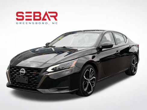 Used 2023 Nissan Altima 2.5 SR image 1