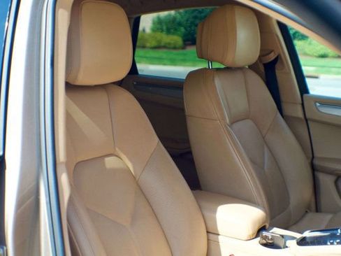 Used 2016 Porsche Macan S image 45