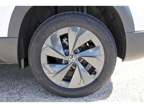 Used 2026 Volkswagen Taos S FWD image 31