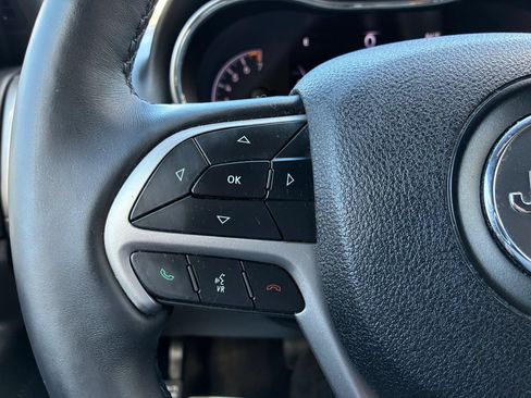 Used 2018 Jeep Grand Cherokee Altitude AWD/4WD image 20