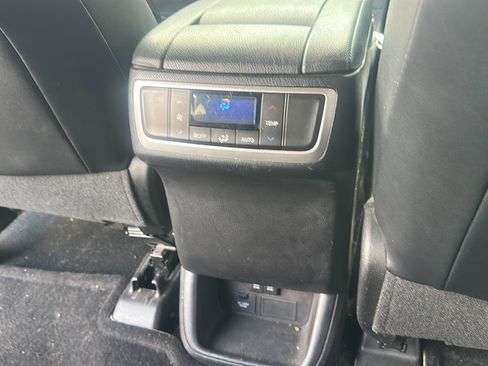 Used 2019 Toyota Highlander Limited AWD/4WD image 13