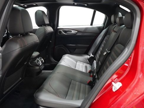 New 2025 Alfa Romeo Giulia Intensa AWD w/ Driving Assist Package image 31