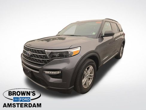 Used 2022 Ford Explorer XLT w/ Equipment Group 202A AWD/4WD image 4
