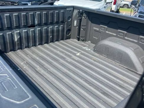 Used 2022 GMC Sierra 1500 AT4 w/ AT4 Premium Package AWD/4WD image 11