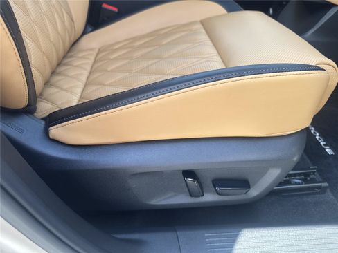Used 2023 Nissan Rogue Platinum w/ Platinum Premium Package FWD image 37