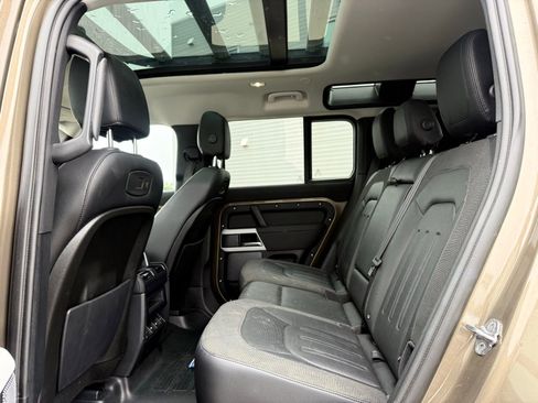 Used 2020 Land Rover Defender 110 SE AWD/4WD image 20
