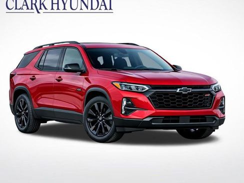 Used 2026 Chevrolet Traverse RS w/ LPO, Floor Liner Package AWD/4WD image 1