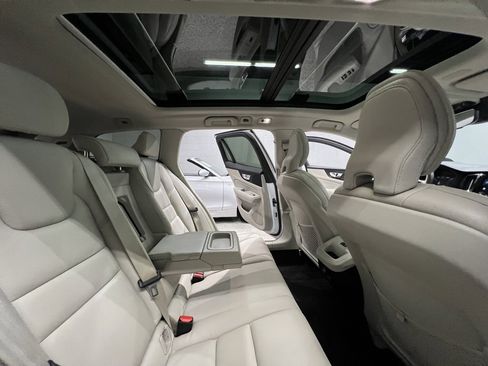 Used 2020 Volvo V60 T5 Cross Country w/ Protection Package Premier image 35