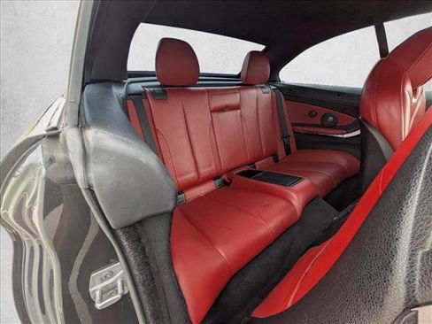 Used 2018 BMW M4 Convertible image 20