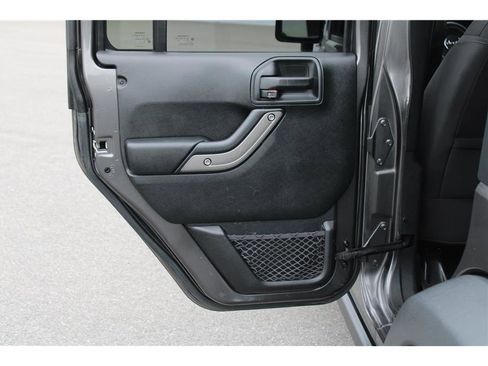 Used 2017 Jeep Wrangler Unlimited Sport w/ Power Convenience Group image 10