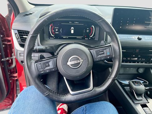 Used 2024 Nissan Rogue SL w/ SL Premium Package AWD/4WD image 11