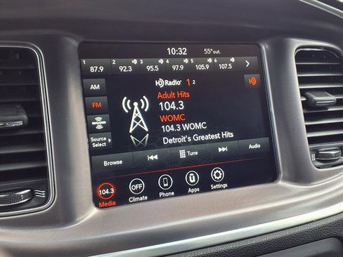 Used 2021 Dodge Charger SXT image 10