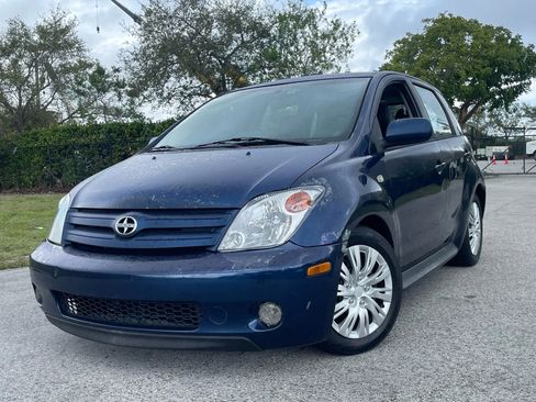 Used 2004 Scion xA FWD image 2