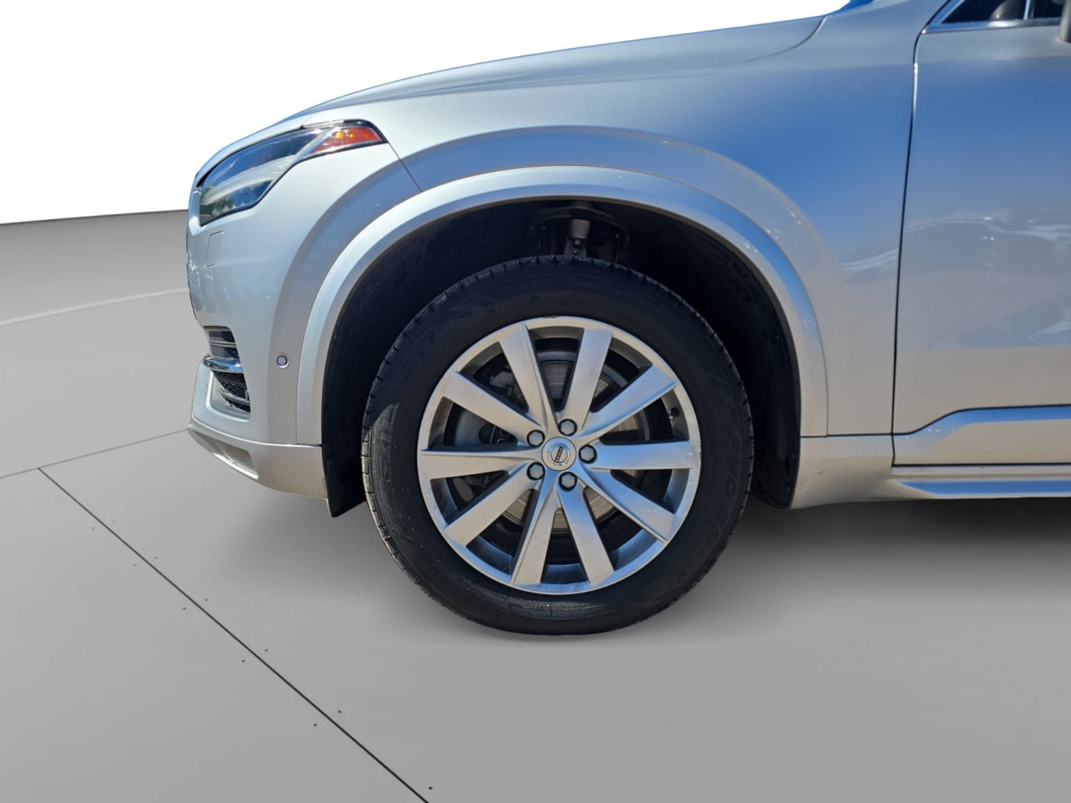 Used 2016 Volvo XC90 T6 Momentum AWD/4WD image 9