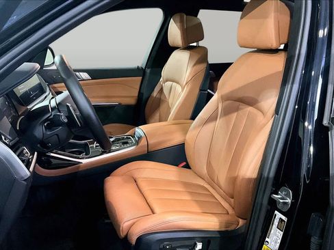Used 2022 BMW X7 M50i w/ Executive Package AWD/4WD image 8