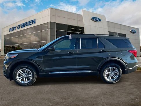 Certified 2023 Ford Explorer XLT image 2