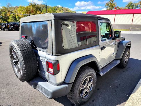 Used 2018 Jeep Wrangler Sport image 5