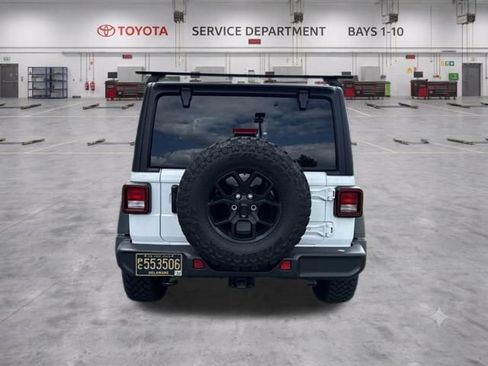 Used 2025 Jeep Wrangler Sport AWD/4WD image 7
