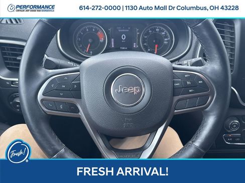 Used 2019 Jeep Cherokee Latitude Plus w/ Cold Weather Group image 19