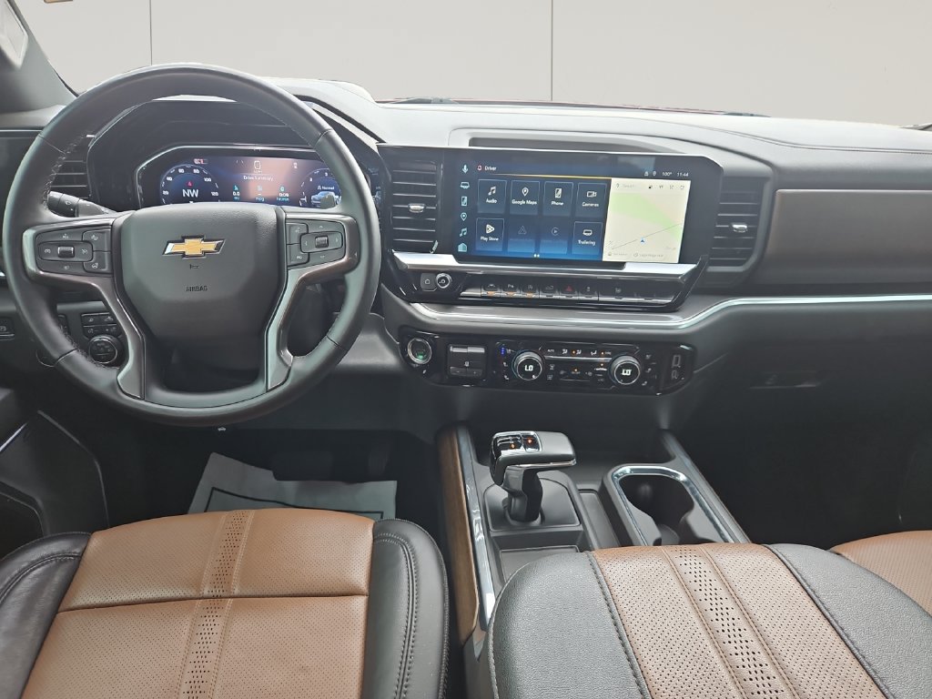 Certified 2025 Chevrolet Silverado 1500 High Country w/ High Country Premium Package AWD/4WD image 15