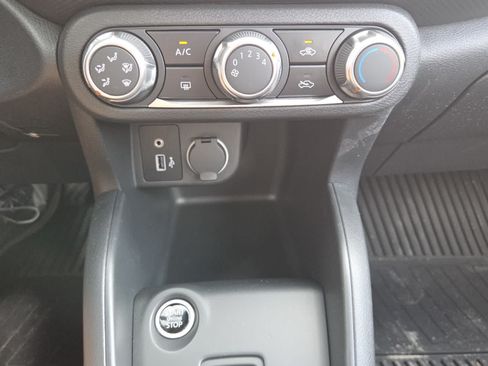 Used 2025 Nissan Kicks Play S FWD image 10