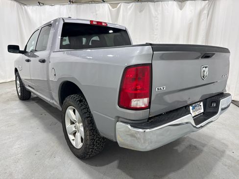 Used 2022 RAM 1500 Classic SLT AWD/4WD image 3